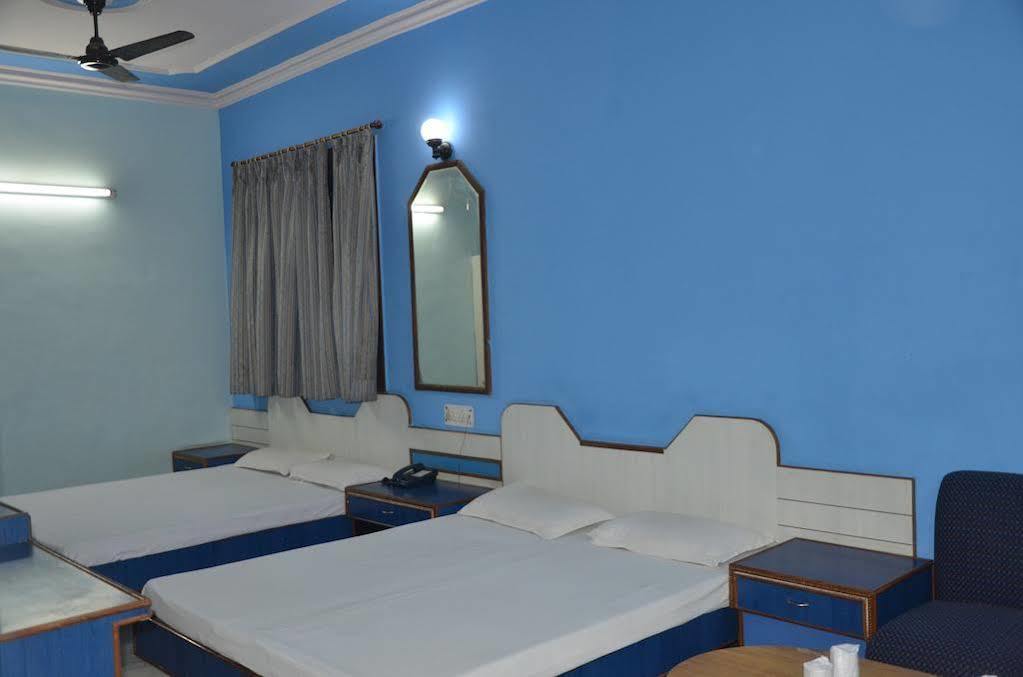 OYO 12419 Hotel Silver Shine Neu-Delhi Exterior foto